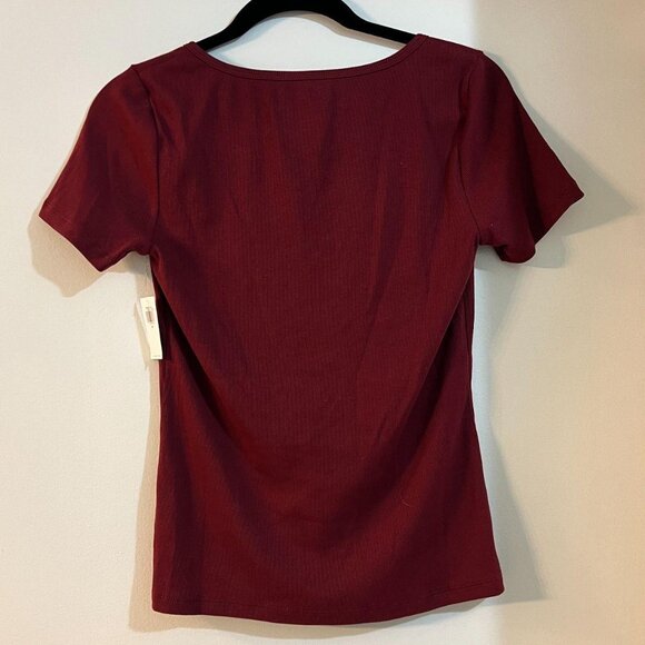 Old Navy Fitted Rib-Knit Tee — M | Red Red Wine (BNWT) - Picture 4 of 5